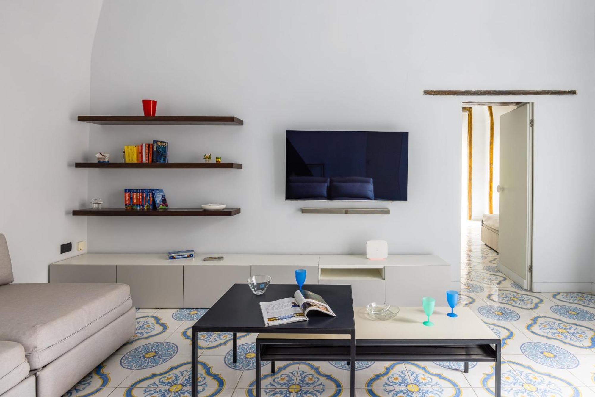 Leticia'S Apartment By Wonderful Italy Наполи Екстериор снимка