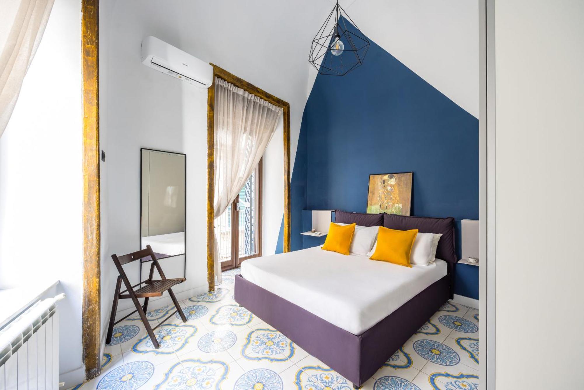 Leticia'S Apartment By Wonderful Italy Наполи Екстериор снимка