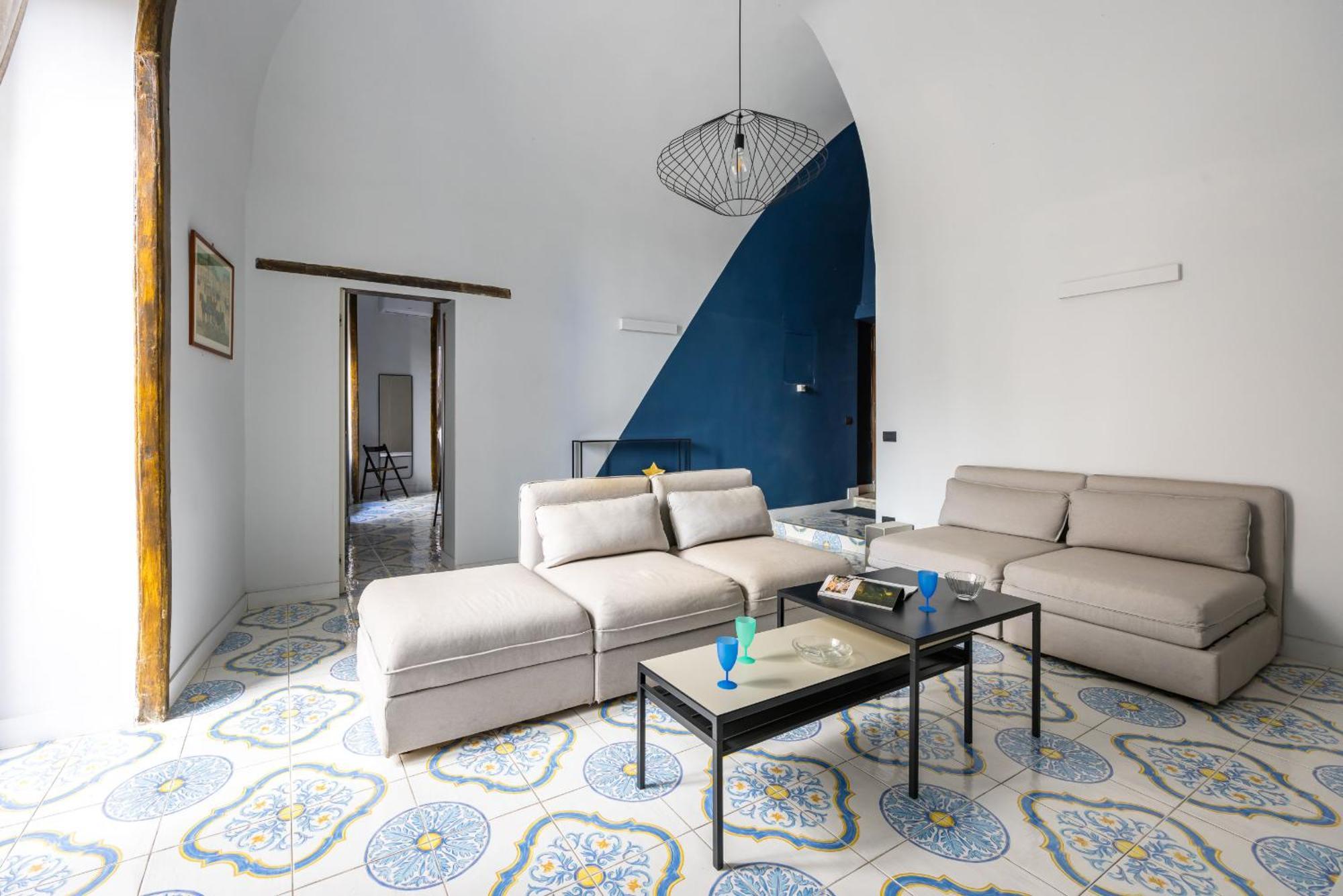 Leticia'S Apartment By Wonderful Italy Наполи Екстериор снимка
